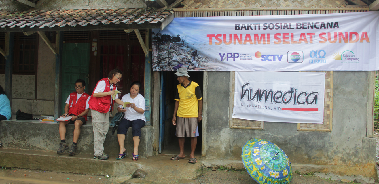 Team Alpha Omega Peduli, bersama YPP SCTV INDOSIAR dan HUMEDICA mendatangi lokasi bencana tsunami di Kabupaten Banten